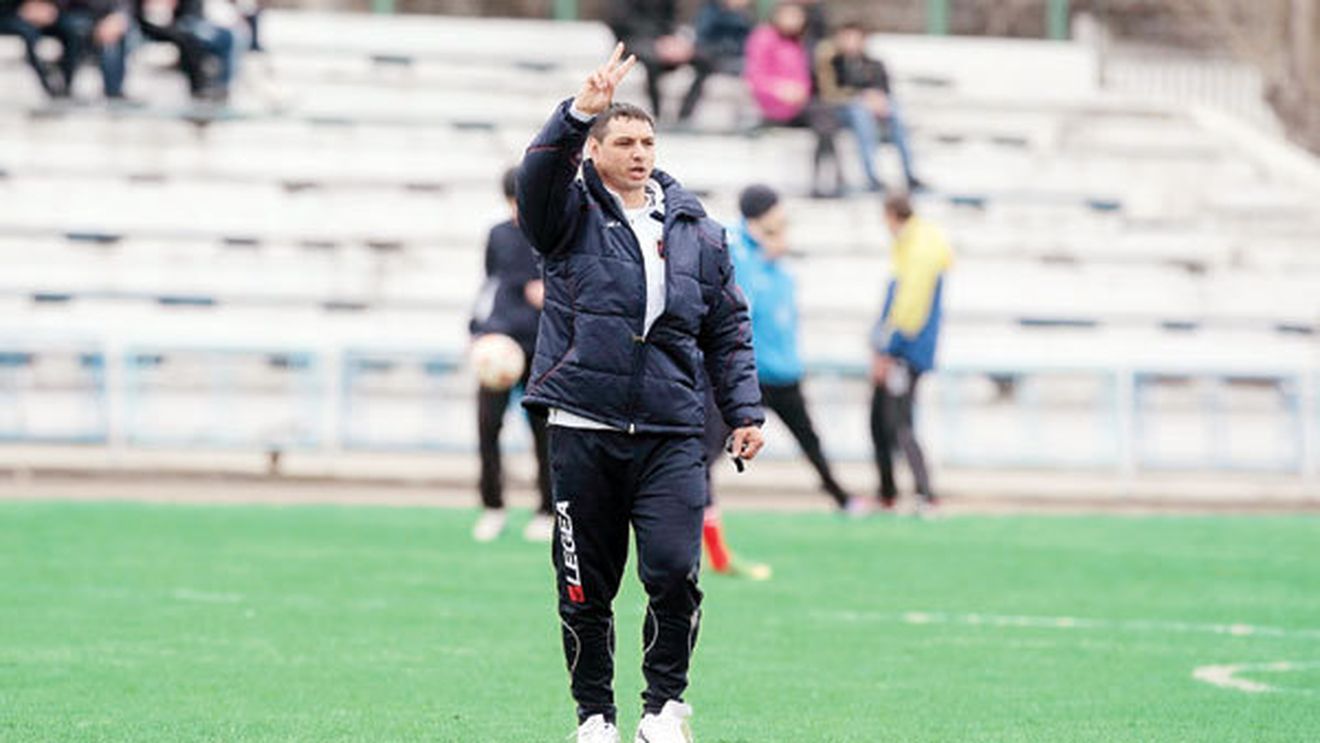 "Sunt un nebun, dar un nebun corect!"** Ganea răspunde ironiilor după "exilul" din Moldova! Cronica dezastrului din Liga 1: "Puteam să o fac și pe bunica antrenor"