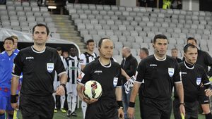 Clujenii acuză arbitrajul: "Trebuia să primim penalty, dar Steaua e Steaua, iar noi echipă de la retrogradare"