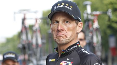 Lance Armstrong, acuzat că s-a dopat și că și-a încurajat colegii să facă la fel în perioada "US Postal"