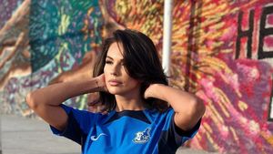 Andreea Bododel, cea mai cunoscută susținătoare a echipei lui Gică Hagi, a pierdut un pariu public și trebuie să facă un gest care va „incendia” imaginația fanilor: „Arunc tricoul”