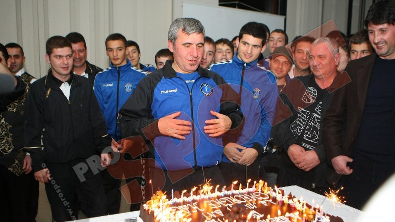 FOTO** Hagi împlinește 45 de ani! Vezi cum a fost sărbătorit "Regele" în Antalya!