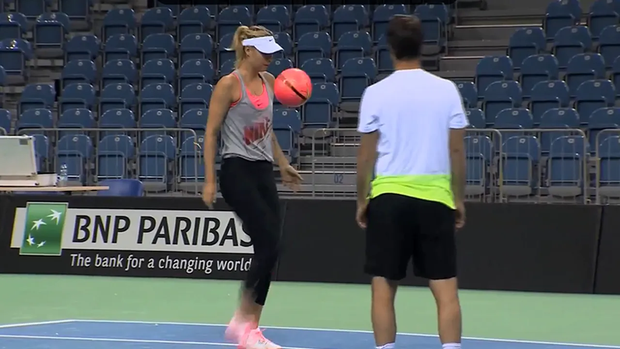 VIDEO | Maria Șarapova, așa cum n-ați mai văzut-o. Rusoaica a jonglat cu o minge de fotbal