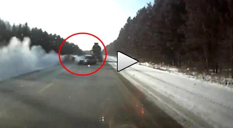 VIDEO Accident șocant! Ce face INCONȘTIENȚA la volan. Depășirea după care trei oameni au ajuns în stare gravă la spital