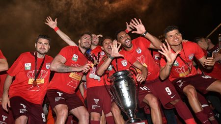 Primul jucător de la CFR Cluj care reacționează după ce a înjurat Steaua la petrecerea de titlu: „Dacă avem ceva de împărțit trebuie să facem asta!”
