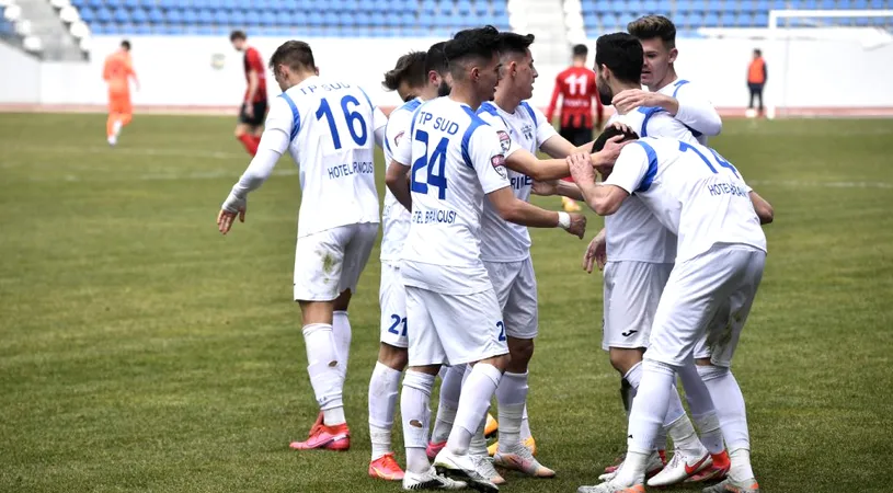Viitorul Pandurii și-a stabilit obiectivul pentru noul sezon și începe seria amicalelor cu CSM Slatina. În cantonamentul din Bulgaria va disputa alte trei teste
