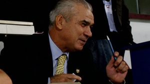 Iordănescu neagă revenirea la națională:** "Nu știu de unde a ieșit acest zvon! Sub nicio formă nu voi renunța la mandatul de senator"