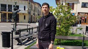 Fabulos! Ce s-a ales de Claudiu Răducanu, fostul golgheter al Stelei și al lui Gigi Becali, renumit pentru gafele lui! E incredibil ce profesie a ajuns să aibă, acum, la 45 de ani!