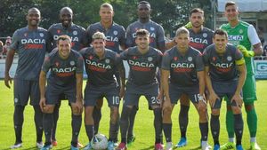 EXCLUSIV | Ciprian Marica, în război cu Dacia: "Cum adică, măi români, noi cumpărăm mașinile lor și ei nu dau nimic înapoi țării?" + Supărarea lui Hagi: "Îi e rușine cu asta"