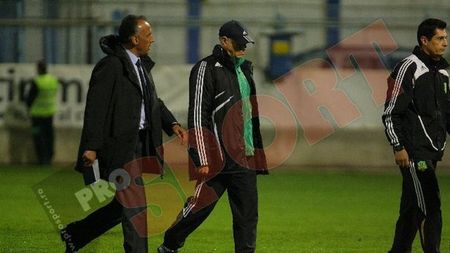 Hizo atacă dur arbitrajul: "A fost măcel, acum 30 de ani se juca așa pe la Minerul Lupeni!** Titlul e la Galați din toamnă"