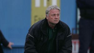 Ultimul antrenor care a calificat FC Braşov în cupele europene, chemat să salveze de la retrogradare echipa suporterilor stegari. ”Nu este posibil să se ajungă la nivelul acesta”