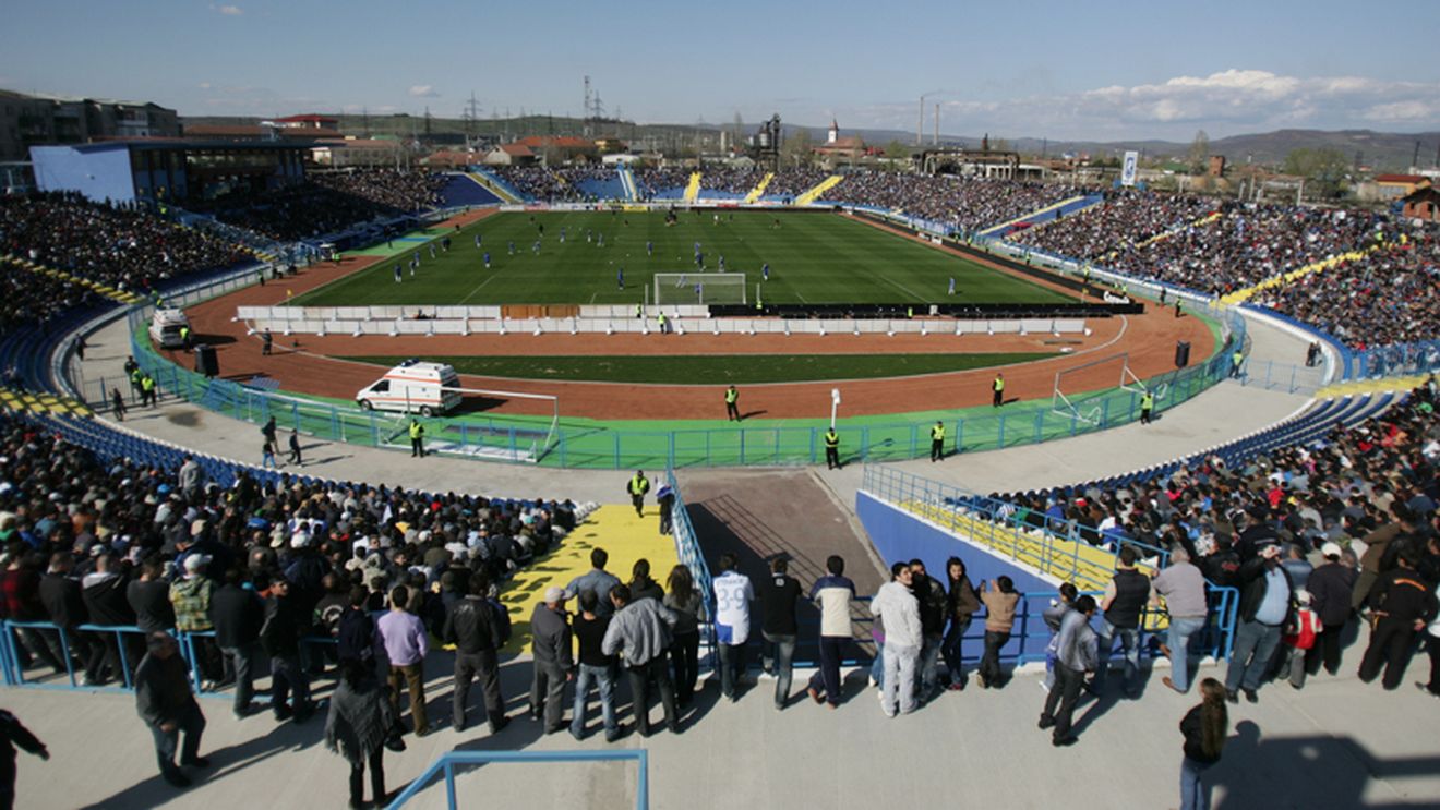 Decizie șocantă | "Stadionul Ilie Balaci" nu a primit aprobarea Consiliului Local Dr. Tr. Severin! Fostul antrenor al AS Drobeta a fost, măcar, declarat, post-mortem, cetățean de onoare al Severinului! Primarul cere dezbatere publică!