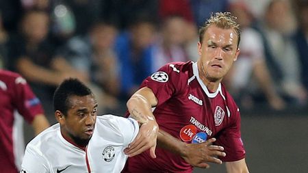 Un singur schimb de tricouri după CFR - Manchester United. Ce a "diavol" a plecat acasă cu tricoul lui Kapetanos