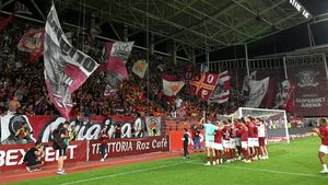 Șase fotbaliști de la Rapid, arestați înaintea derby-ului cu Dinamo sub acuzația de viol! Jucătorul de 39 de ani, lider al giuleștenilor la acea vreme, a trecut prin calvar: „Pe el l-au umilit cel mai rău! Lui Țîră i-au zis că îi dau 10 ani”