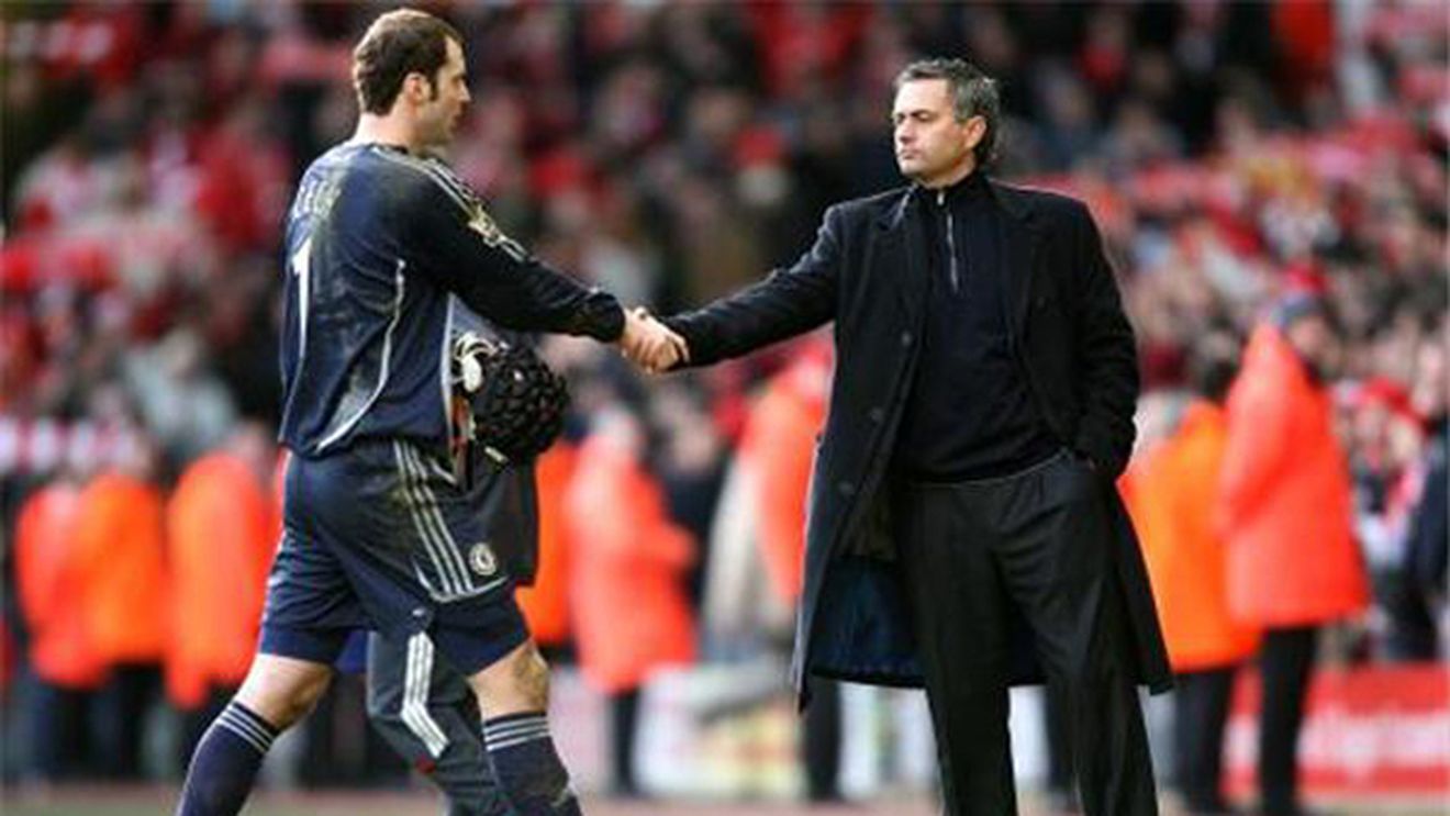 Petr Cech i-a lăsat pe toți cu gura căscată!** "Am avut o întâlnire tactică cu Mou..." Cum s-a "scos" portarul lui Chelsea