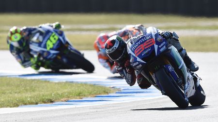FINALA MOTOGP 2015 | Jorge Lorenzo e cel mai rapid în prima zi de antrenamente la Valencia. Valentino Rossi, timp de locul cinci
