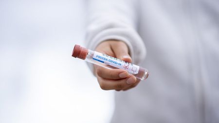 O întreagă echipă din Bundesliga 2, în carantină după ce au fost descoperite două cazuri de coronavirus. Repornirea campionatului, în pericol