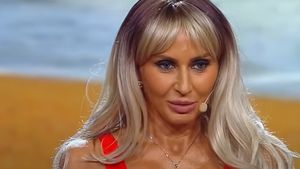 Crina Abrudan, soția lui Gabi Popescu, o nouă apariție de senzație! A jucat rolul Pamelei Anderson și l-a dat pe spate pe Cheloo: „Visul meu împlinit!” | FOTO & VIDEO