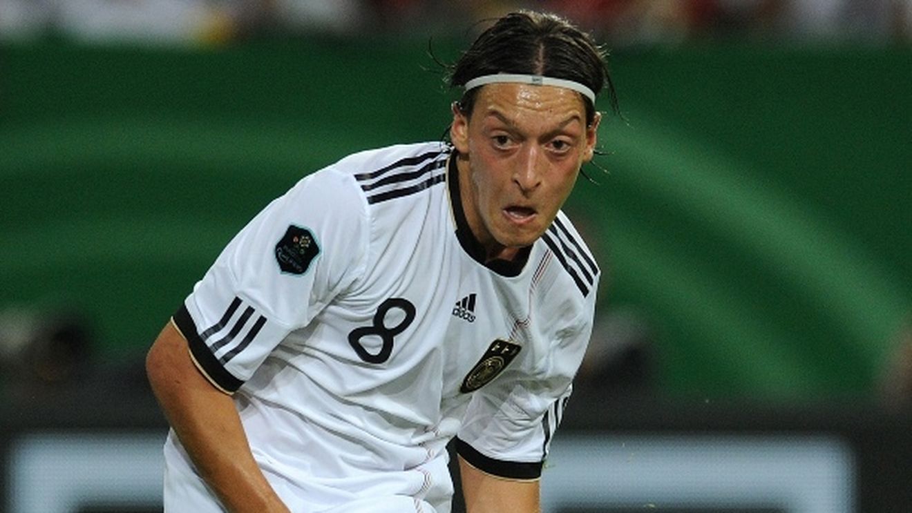 Galacticul Ozil, idol în țara dușmanilor:** "Când îl văd jucând, mă gândesc la Zidane, la Redondo, la Hagi!" Olandezii numără clipele înaintea întâlnirii cu 'omul coșmar'