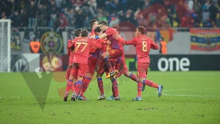 Cât de mult îi doare înfrângerea!** Jucătorii lui Ajax au plecat NĂ‚UCIȚI de la București și au uitat de fair-play: "Noroc chior!" Execuția pe care nu o pot înțelege: