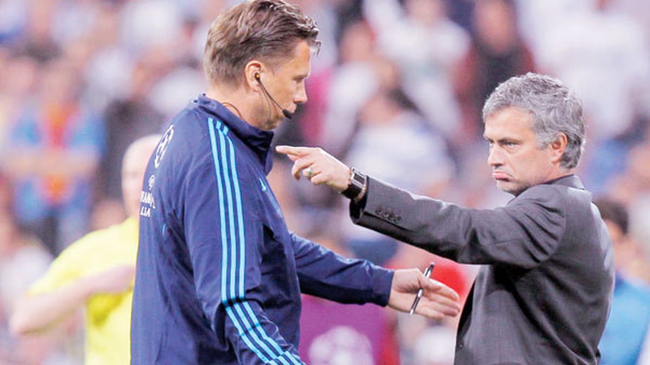 "Prietenul" lui Mourinho!** Cel mai slab arbitru din Germania vine să ne arbitreze finala EL! În 2007, a fost evacuat cu poliția din stadion