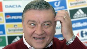 "Steaua are prima șansă cu Galata. Mizez pe Lăcătuș"