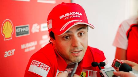 FOTO Felipe Massa a ieșit violent în decor,** dar starea sa este stabilă