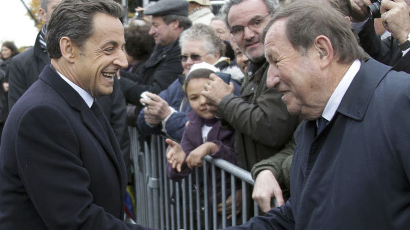 EL e cel mai longeviv antrenor din istorie! A stat 39 de ani pe banca lui Auxerre!** Vezi câți tehnicieni ar fi schimbat Becali în acest timp :)