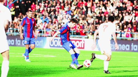 Meme nu-l lasă pe Răduț să plece: "A mirosit că are calități"!** Vezi ce probleme are jucătorul