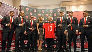 "Câini", la patru ace. Dinamo a semnat astăzi un parteneriat de imagine cu D's Damat. FOTO