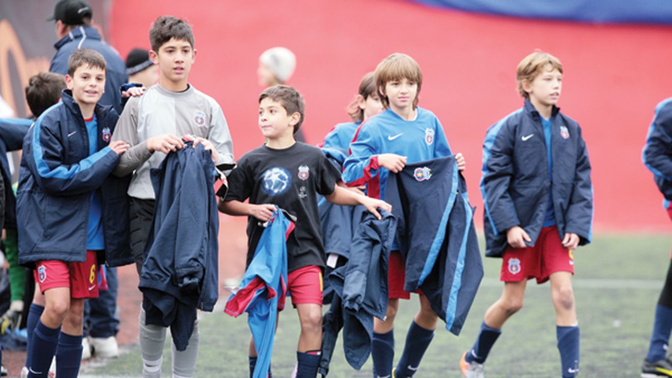 INCREDIBIL** Neplătiți de 4 luni, angajații de la Academia Stelei vând echipamentele puștilor: "Cu ce să trăim?"