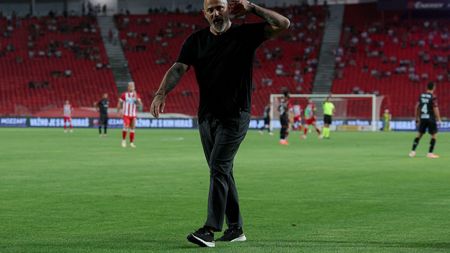 Dejan Stankovic a primit roșu și a scuipat spre arbitru! Steaua Roșie a fost eliminată din UCL și a urmat demisia