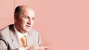 "Fotbalul poate aduce miliarde de euro prin imagine, dar la noi este zero,** e mizerie, e cloacă, e cocină... mi-e scârbă"