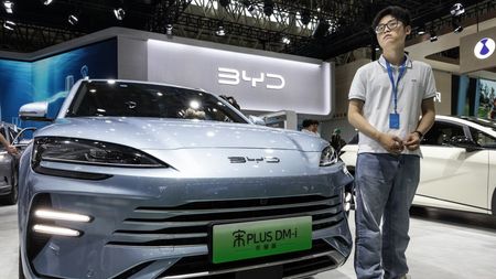 Prăbuşirea „diamantului din China”. De ce au scăzut substanțial acțiunile BYD, producătorul de maşini electrice