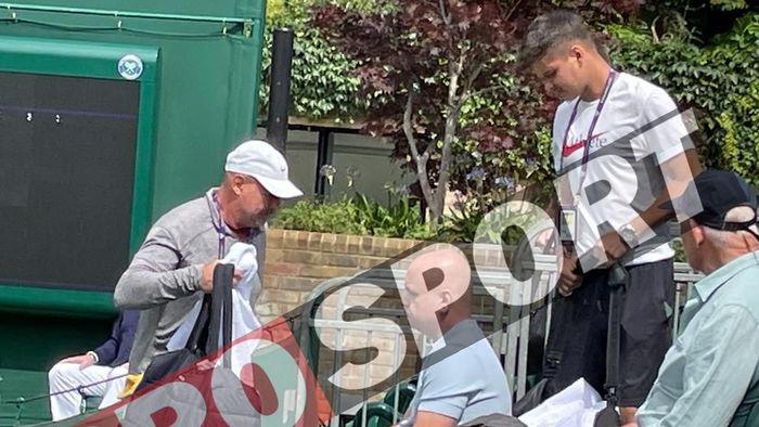 CORESPONDENȚĂ DE LA WIMBLEDON | Tehnicianul care a pregătit-o pe Halep pentru a deveni prima româncă din istorie învingătoare la Wimbledon, Daniel Dobre, a revenit pentru prima dată, în ultimii patru ani, la All England Lawn Tennis Club! Acum e antrenorul Anei Bogdan! EXCLUSIV