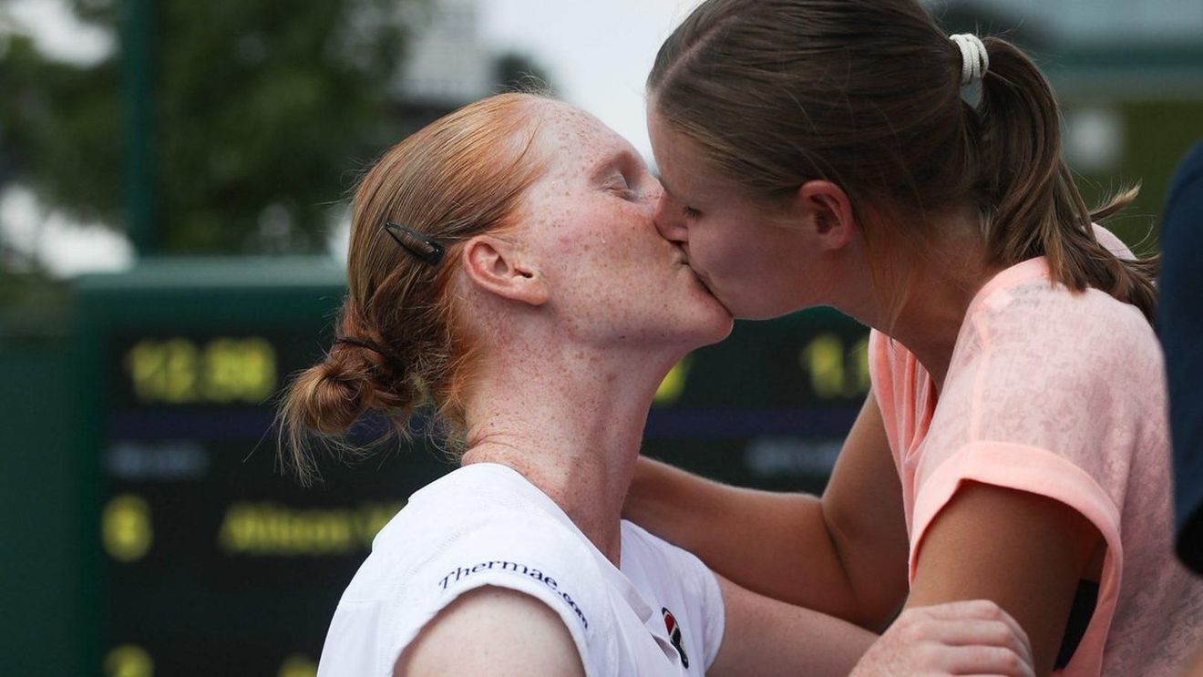 Nu s-au ascuns! Van Uytvanck și Greet Minnen au vorbit cu jurnaliștii britanici despre relația lor: "Suntem foarte fericite împreună!"
