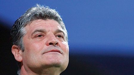 Ioan Andone îi va amenda pe întârziați și pe grași