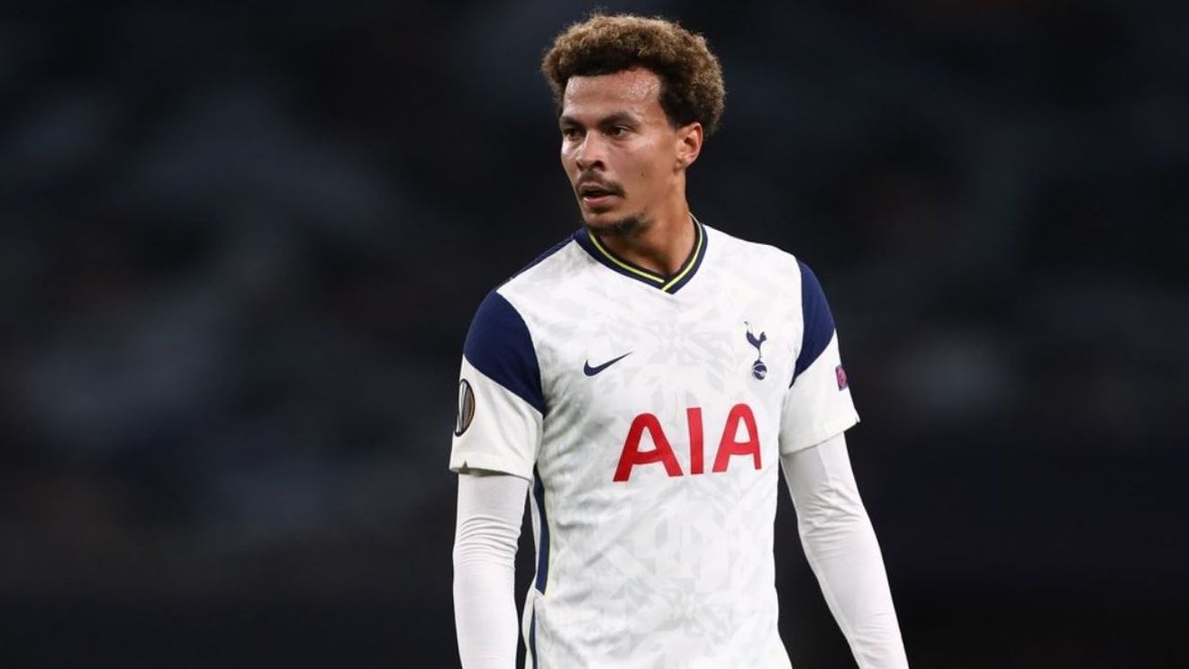 Dele Alli, internațional englez evaluat la 100 de milioane de euro în urmă cu 5 ani, surprins în timp ce inhalează substanțe halucinogene! Imagini scandaloase cu colegul lui Alex Maxim: „Acesta este sfârșitul lui”
