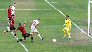 FC Bacău câștigă la Reșița după un meci cu mari ratări și urcă pe loc de play-off. Costel Enache: ”A fost o luptă totală”