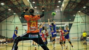 Eliza Buceschi, contract până în 2015 cu Oltchim Râmnicu Vâlcea