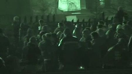 VIDEO Incidente la derby-ul Bulgariei!** Cel puțin trei polițiști și un suporter răniți