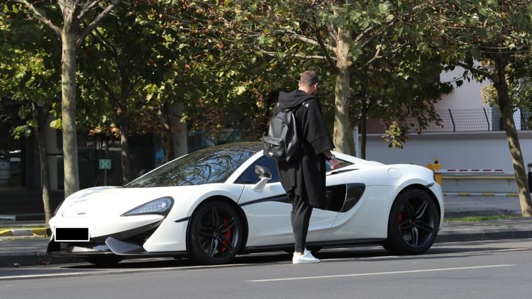 EXTRA Românul care a făcut credit pentru a-și cumpăra un bolid McLaren, afectat apoi de rate: „A fost greoi”