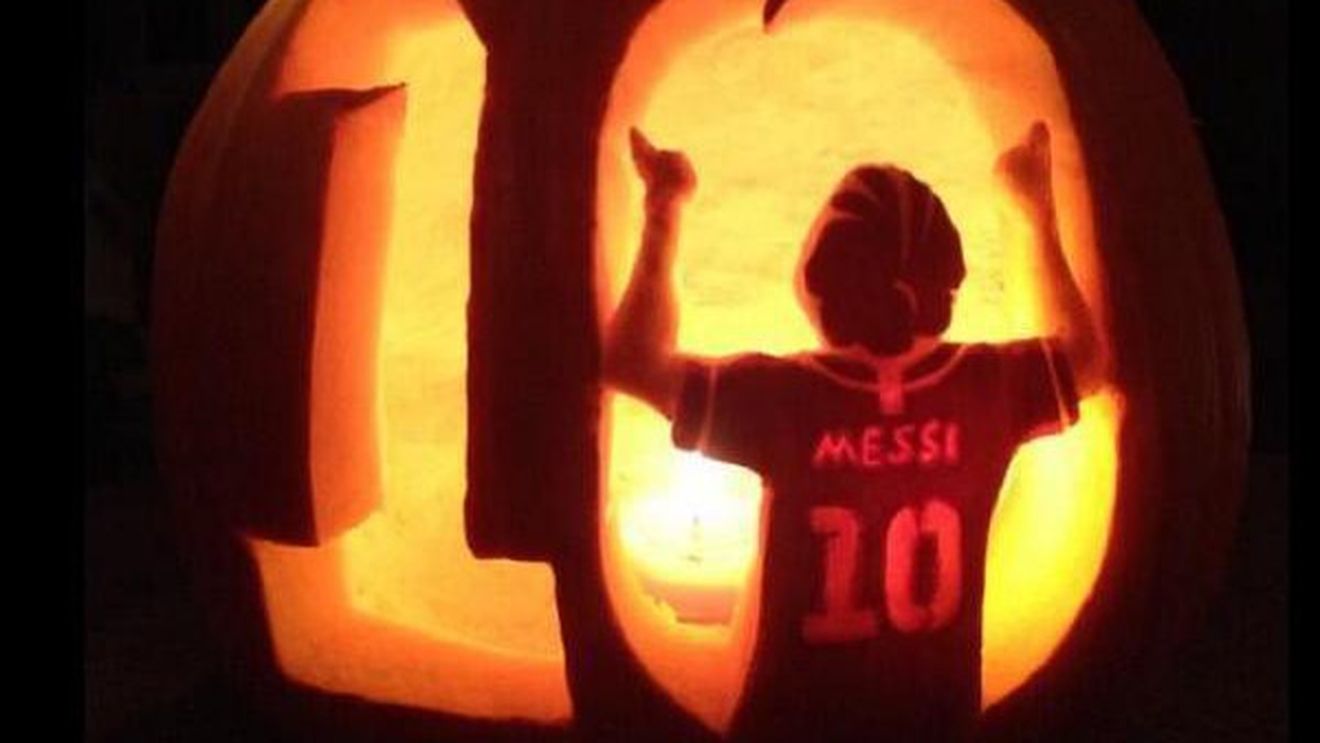 IMAGINEA ZILEI | "Spooky Halloween" cu Leo Messi. Superstarul catalanilor a ajuns sursă de inspirație pentru un dovleac-lanternă