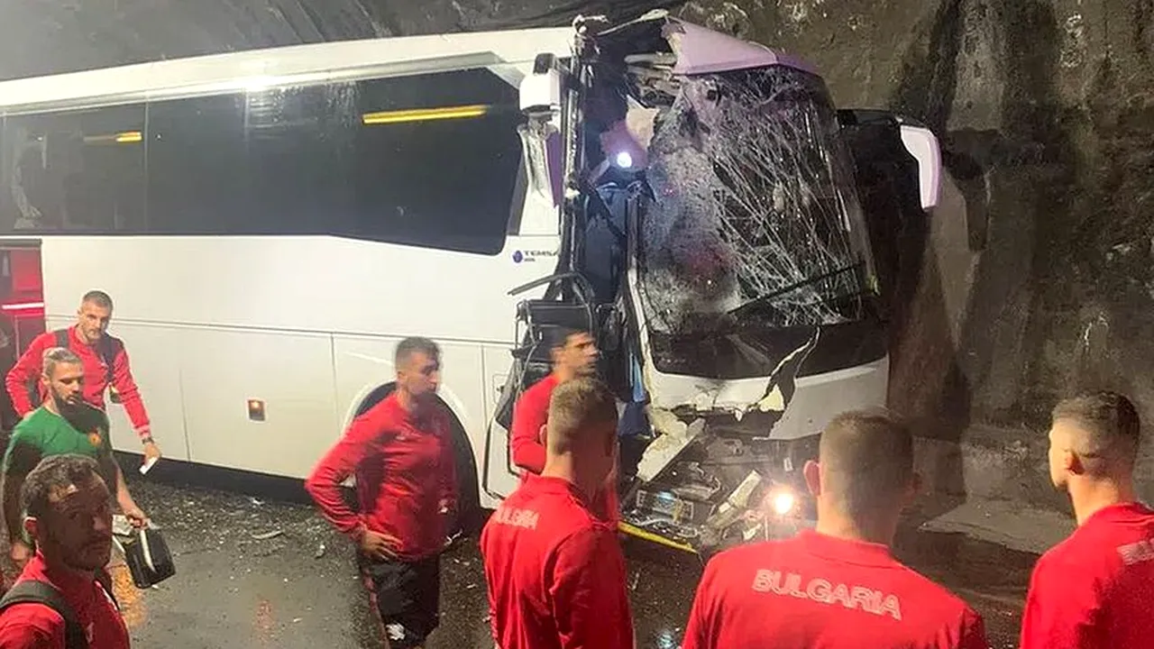 Șocant! Autocarele care îi transportau pe jucătorii naționalei Bulgariei au fost implicate într-un accident rutier grav! Un fotbalist a ajuns de urgență la spital