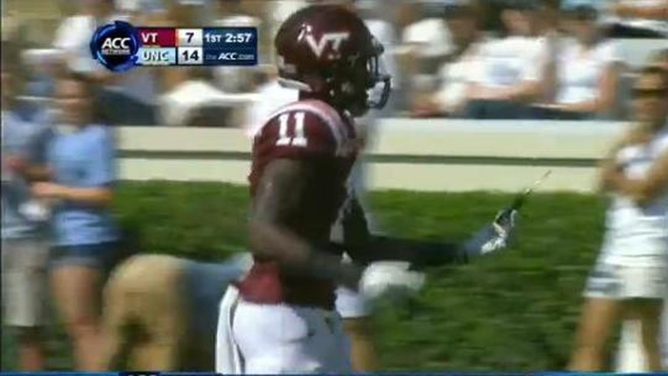 VIDEO A făcut semne disperate către arbitru și a oprit meciul!** Nimeni nu a putut explica asta: descoperirea care i-a lăsat mască pe fani, dar și pe organizatori!