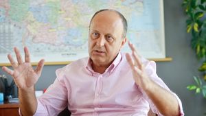 Dezvăluirile lui Dan Șucu, omul care investește 10 milioane de euro pentru copiii care vor să facă fotbal în București: planurile spectaculoase cu două baze sportive, interesele dezvoltatorilor imobiliari și nepăsarea entităților statului! „Cum să fii atât de deștept și să lași totul în paragină?” EXCLUSIV