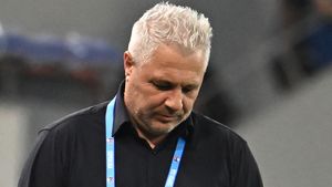 Marius Şumudică a făcut anunțul: 4 fotbalişti, out de la Rapid Bucureşti, înainte de meciul cu Oțelul Galați