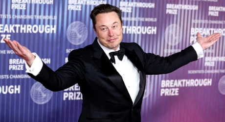 Ar fi o lovitură de proporții! Elon Musk se gândește să cumpere un club de fotbal legendar