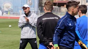 ”FC U” Craiova, fără Eugen Trică pe bancă, speră să obțină cu ASU Poli prima victorie pe noul ”Ion Oblemenco”: ”Echipa este într-o creștere evidentă.” Lotul pentru jocul cu timișorenii și situația portarului Robert Popa