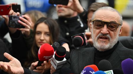 „E frumoasă, dar e țărăncuță!”. Gigi Becali, atac fără precedent la adresa Ministrului Mediului din cauza restricțiilor de pe plajă