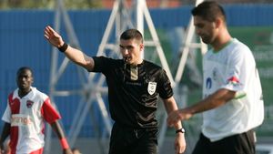 Avram l-a „împușcat"!